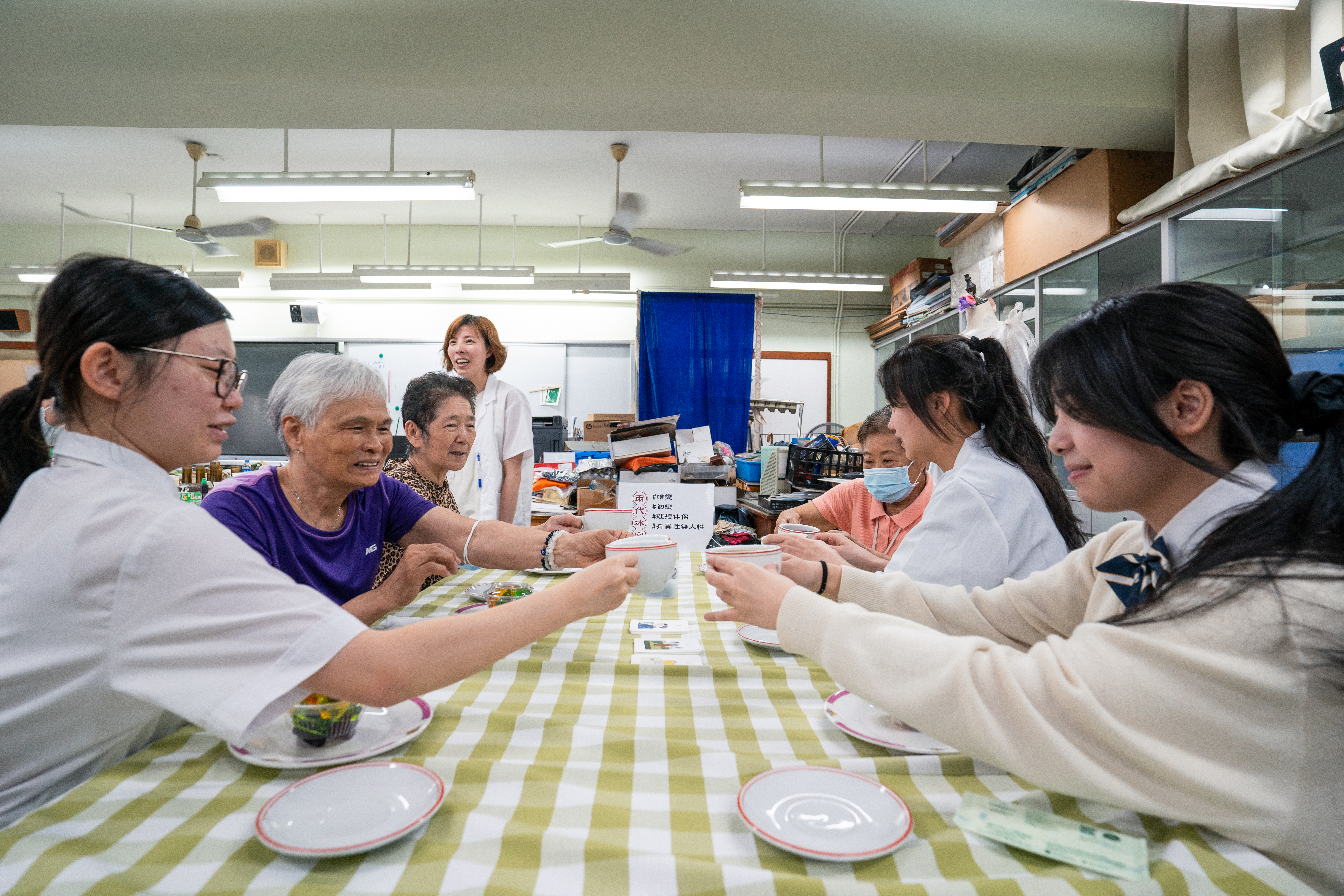 兩代冰室邊食邊傾