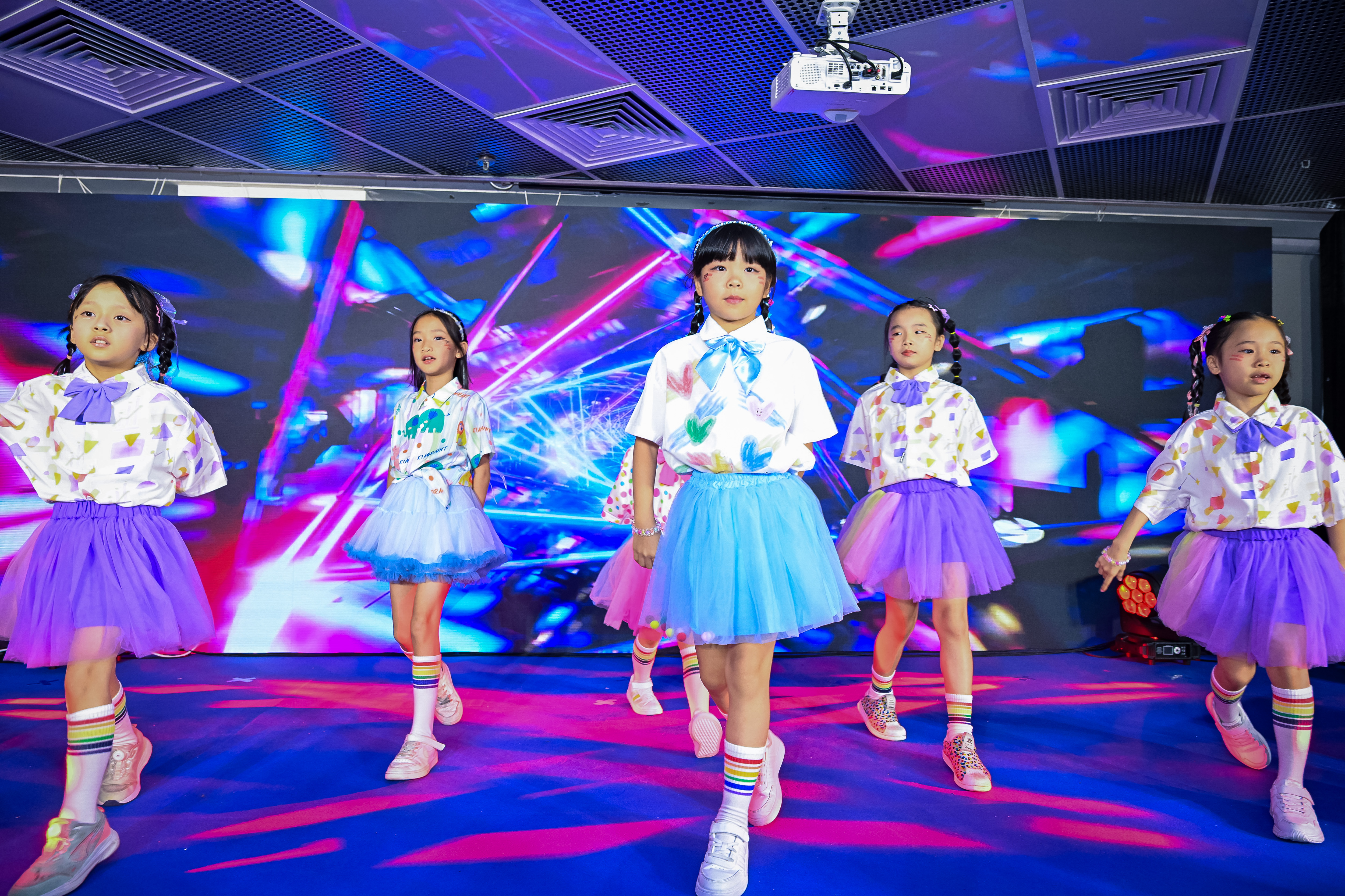 Little girls were dancing