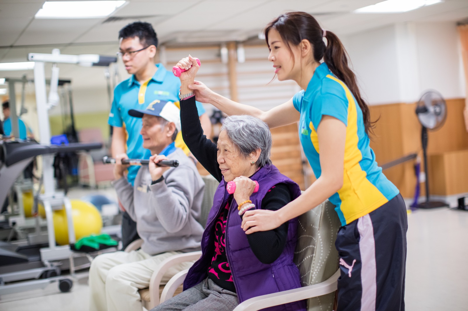 offering professional therapy, rehabilitation exercise, body building and fitness training