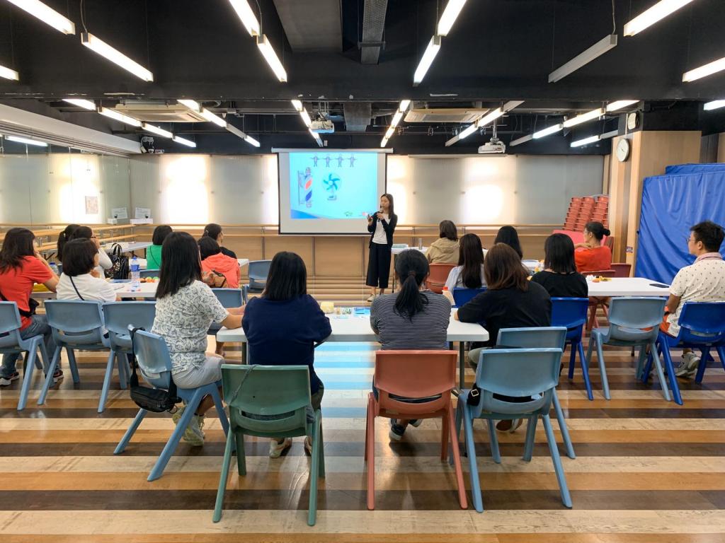 HKYWCA organised seminars for parents with autistic children