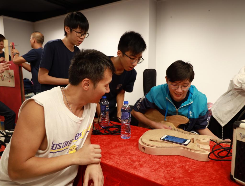 HKYWCA co-organised maker exploration day