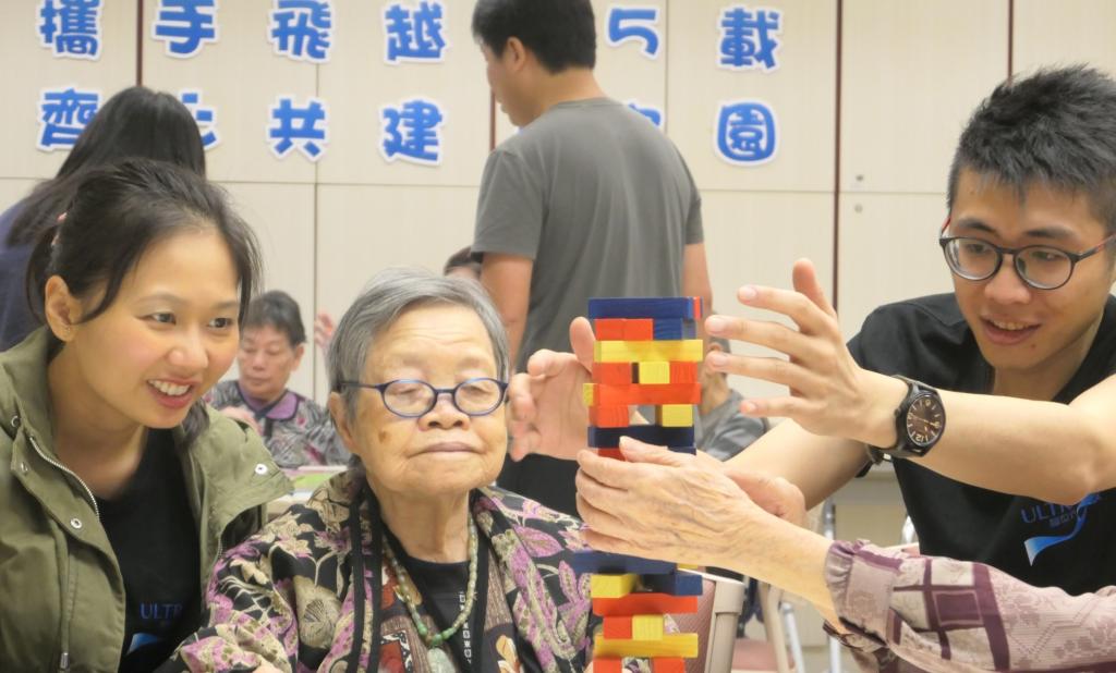 萬通保險舉辦愛心探訪活動
