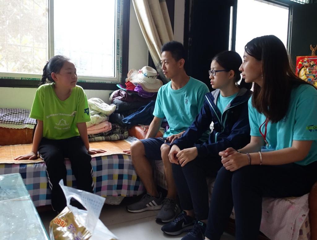 HKYWCA’s volunteers visited rural needy in Xi’an, China