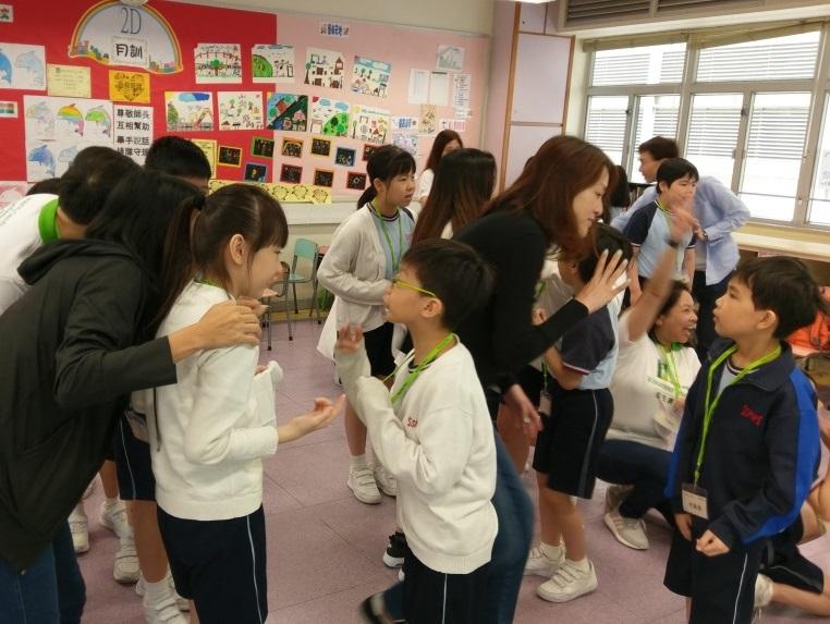 Hang Seng Volunteer Team participated in orienteering activity for primary school students