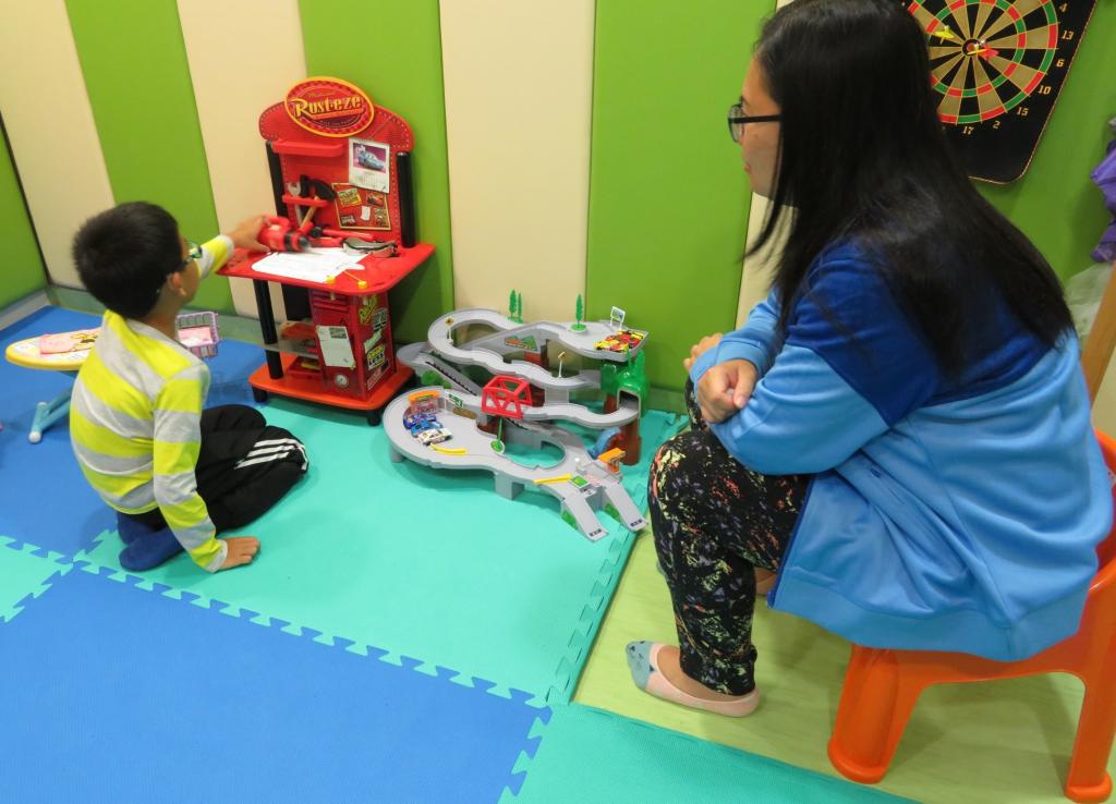 女青昕兒駐校服務支援有福利需要的學前兒童