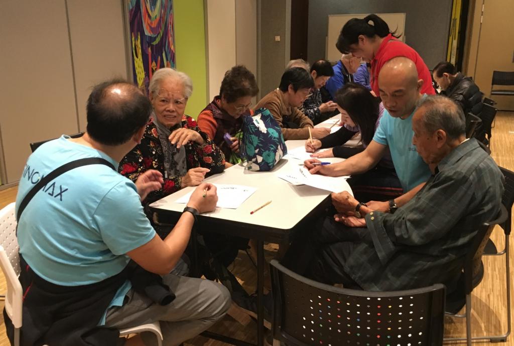 Sinomax舉辦活動與長者一起重遊人生路