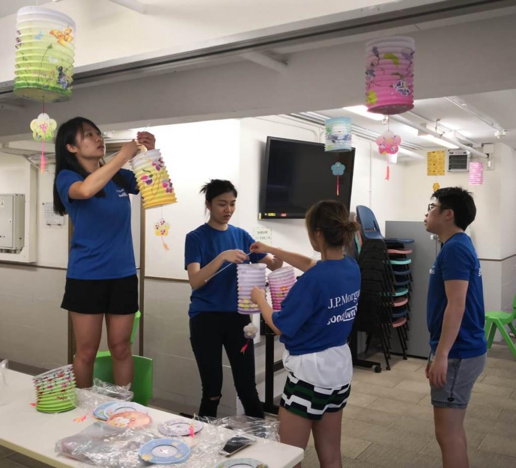 J.P. Morgan celebrated Mid-Autumn Festival with the elders