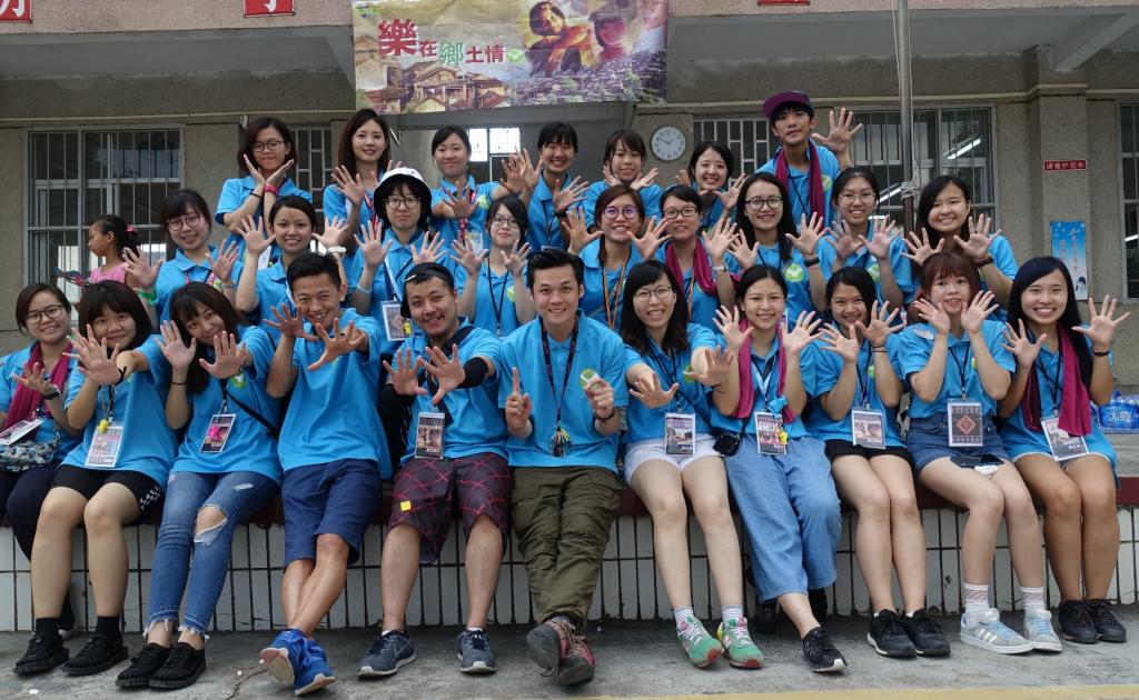 Volunteers joined “Our Homeland, Our Joy” to visit rural fam…