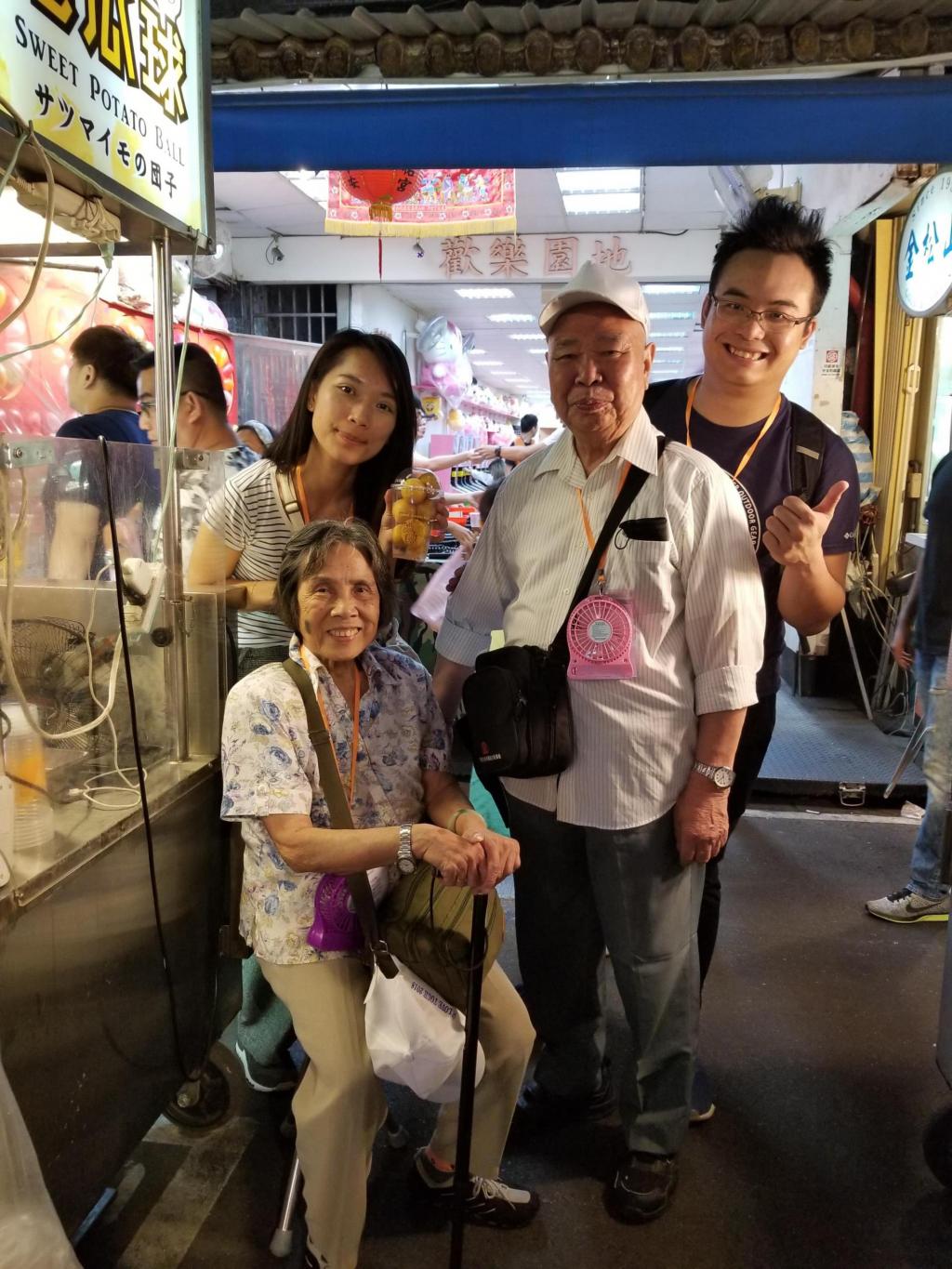 HKYWCA organized a Taiwan trip for the underprivileged elders
