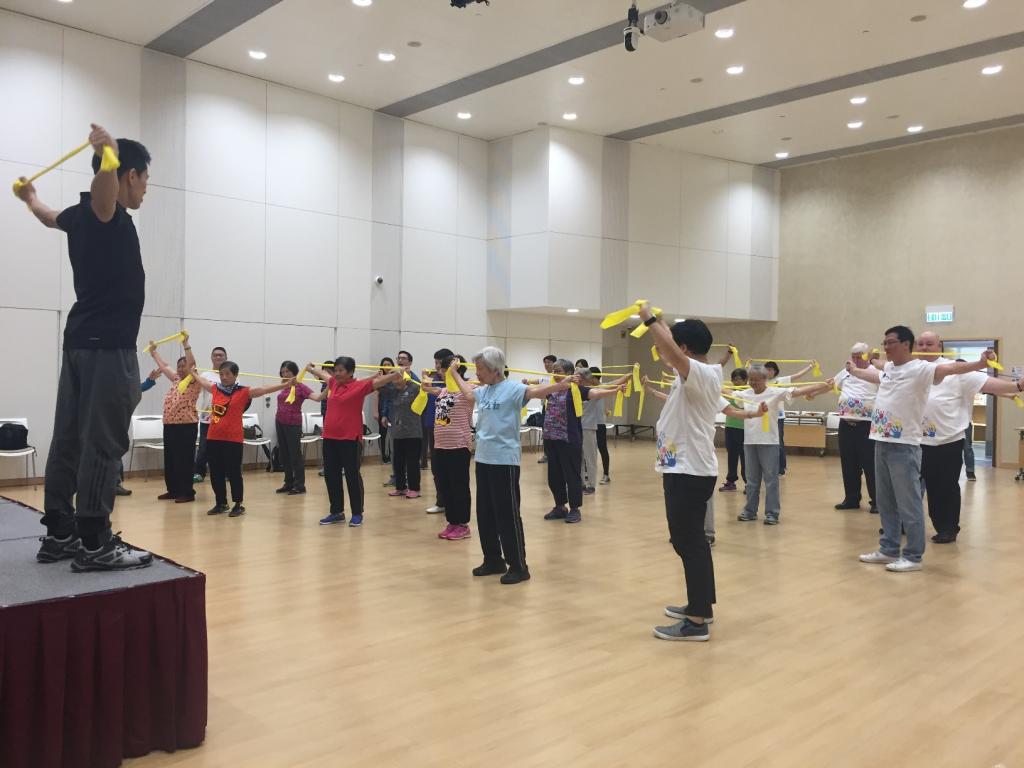 AXA Hong Kong promoted "Healthy Life" to HKYWCA’s service users