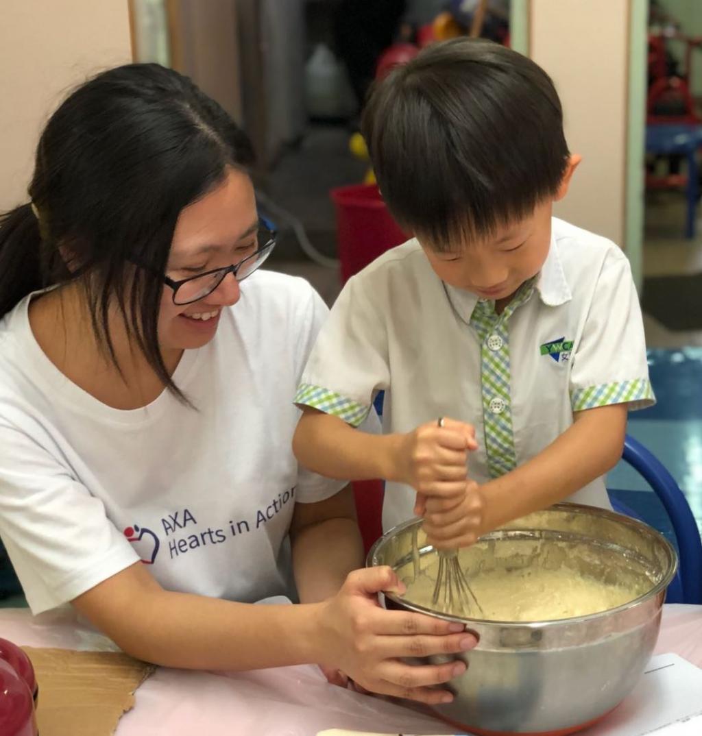 AXA Hong Kong promoted "Healthy Life" to HKYWCA’s service users