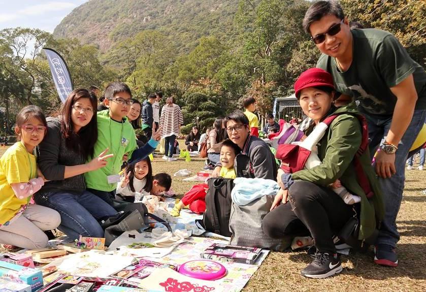 HKYWCA organised “Dream Exchange Market” for grassroots families
