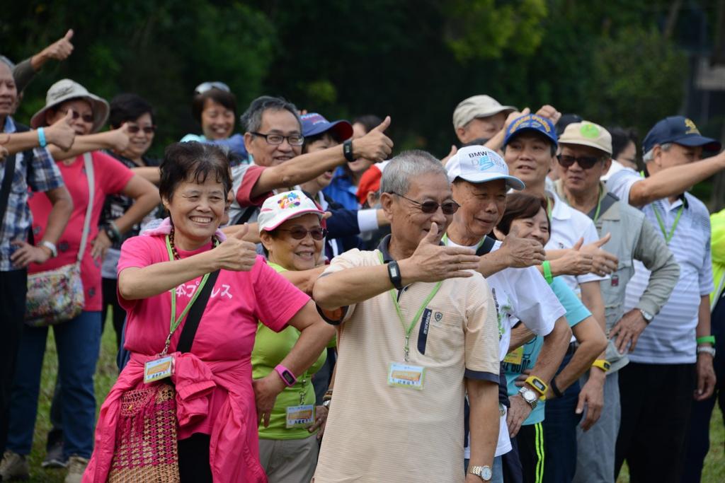 HKYWCA organised fitness walking event for elderly couples