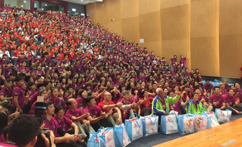 HKYWCA and Elite Athletes visited the underprivileged