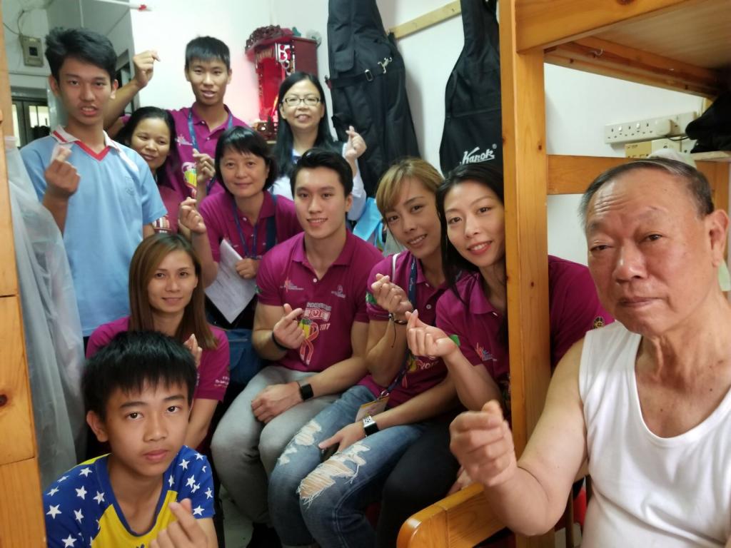 HKYWCA and Elite Athletes visited the underprivileged