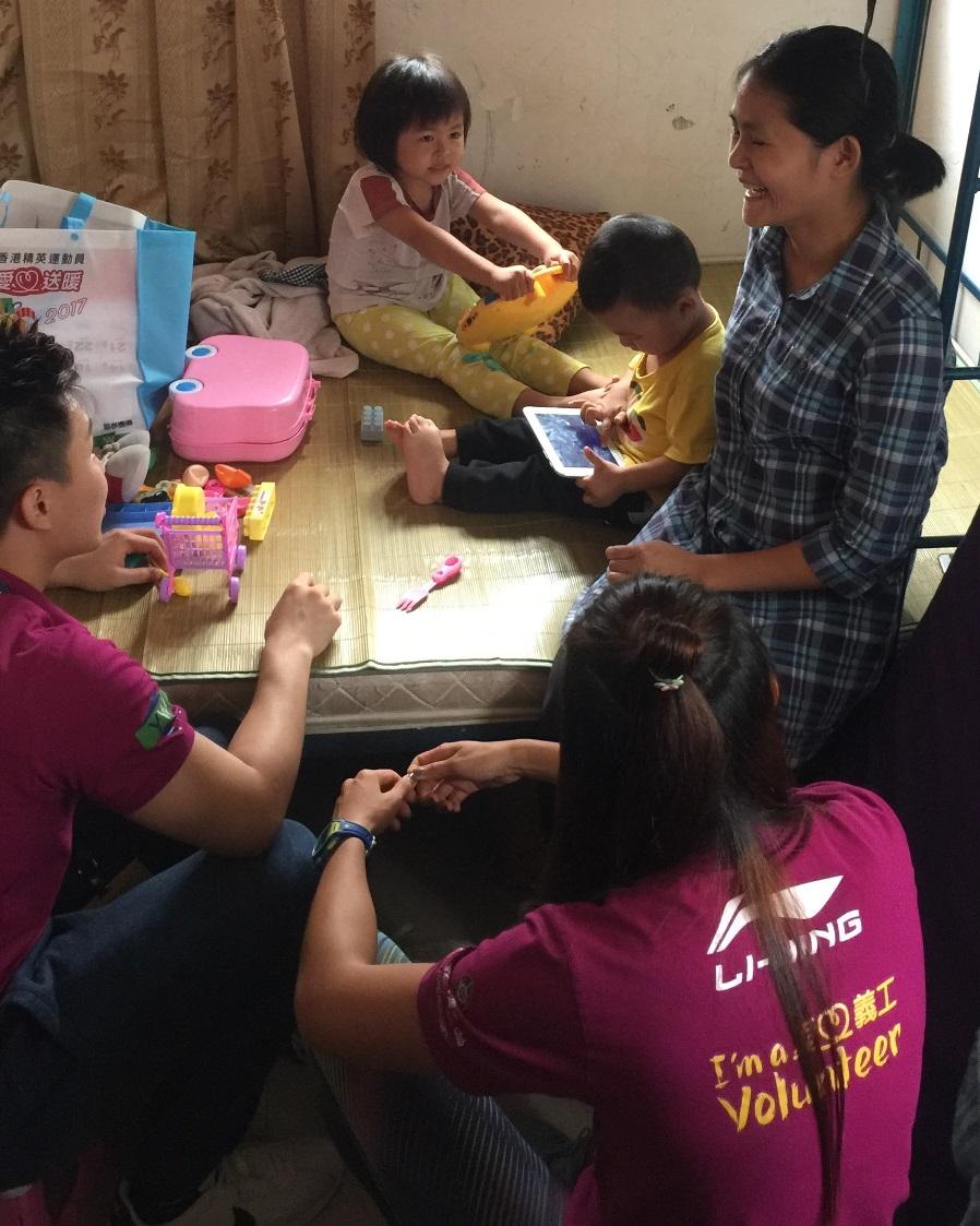 HKYWCA and Elite Athletes visited the underprivileged