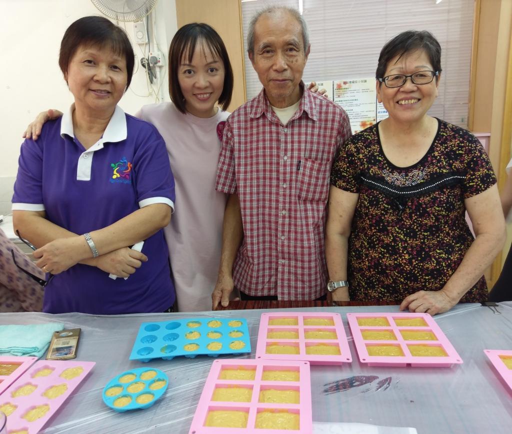 卓健X女青耆康關愛日免費為長者檢查身體
