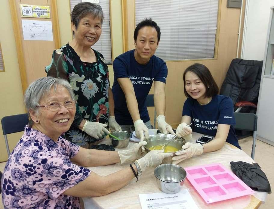 摩根士丹利義工與青衣區長者同樂