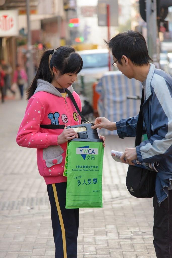 女青賣旗日圓滿結束 感謝各界支持