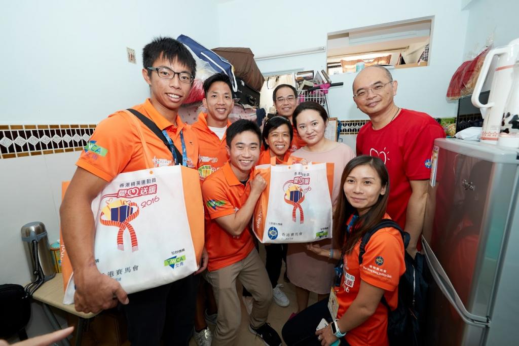 HKYWCA visited the underprivileged with elite athletes and volunteers