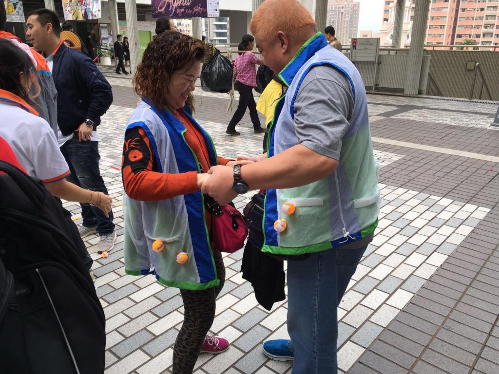 女青舉行「『萬』步愛共行」活動