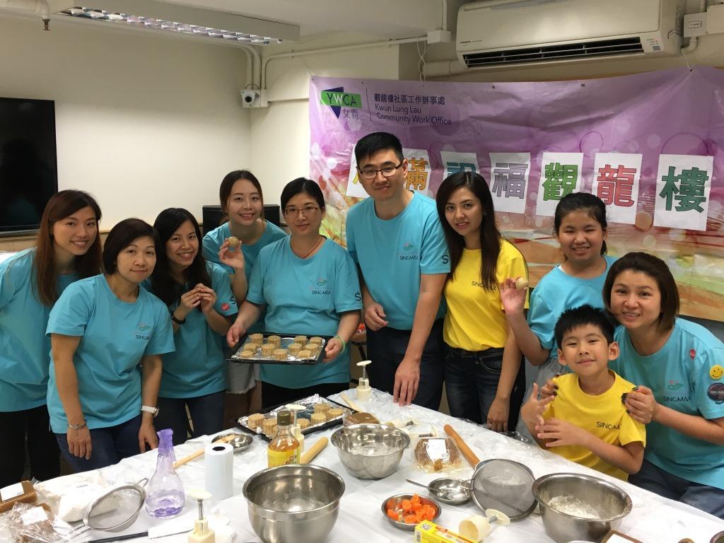 Corporate volunteers sent handmade mooncakes to elderly