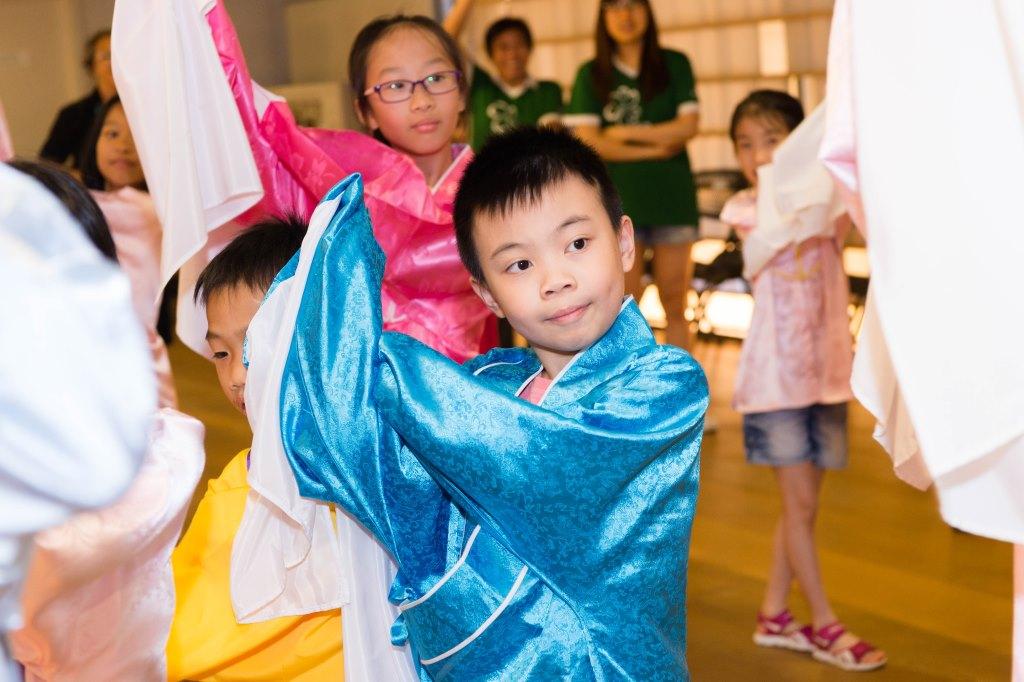 Hang Lung volunteers encouraged kids’ participation in Cantonese Opera