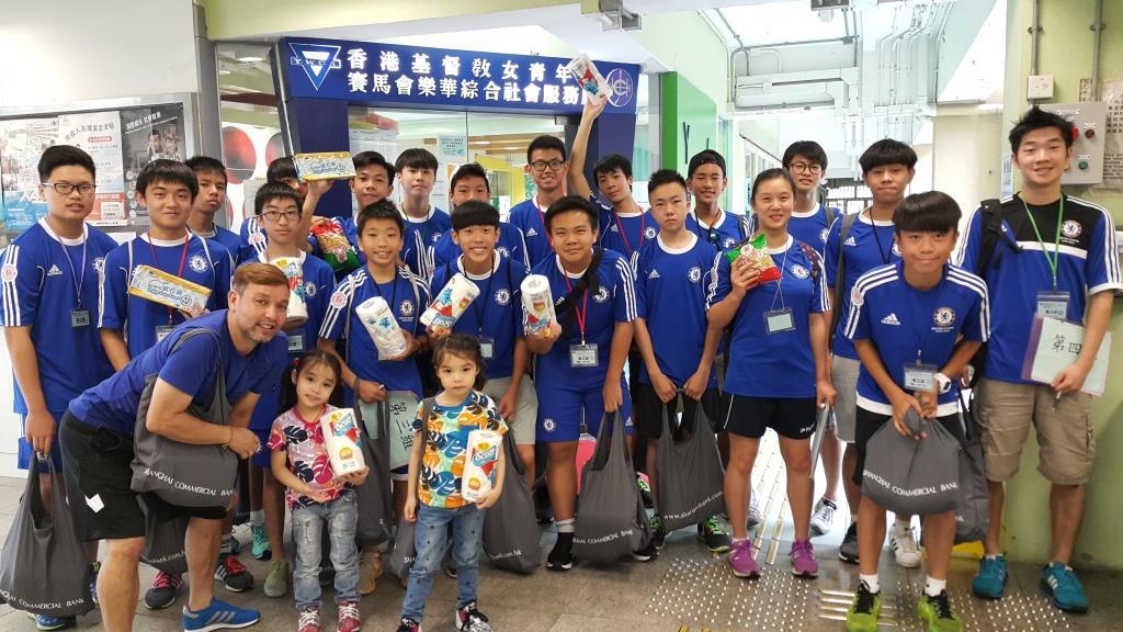 ChelseaFC Soccer School (HK) sent blessings to elderly