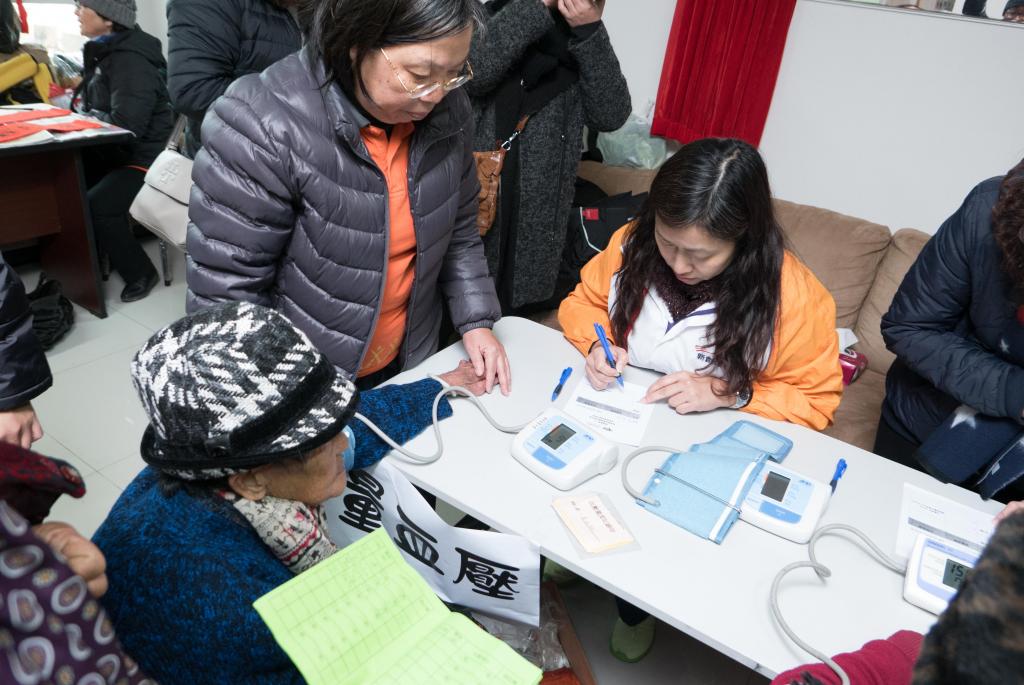 NWS Holdings’ volunteers visited elders living in Sheung Shui