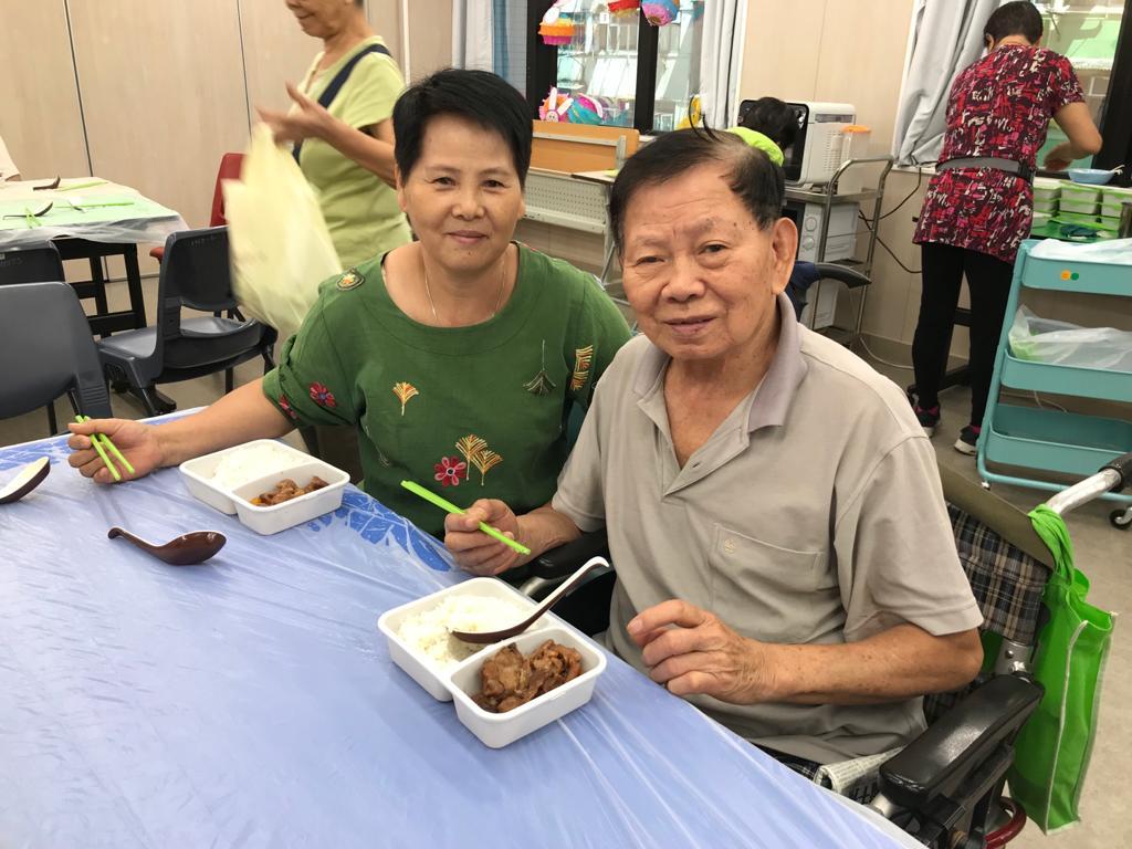 因應疫情持續，誌寶松柏中心現已暫時堂食服務。