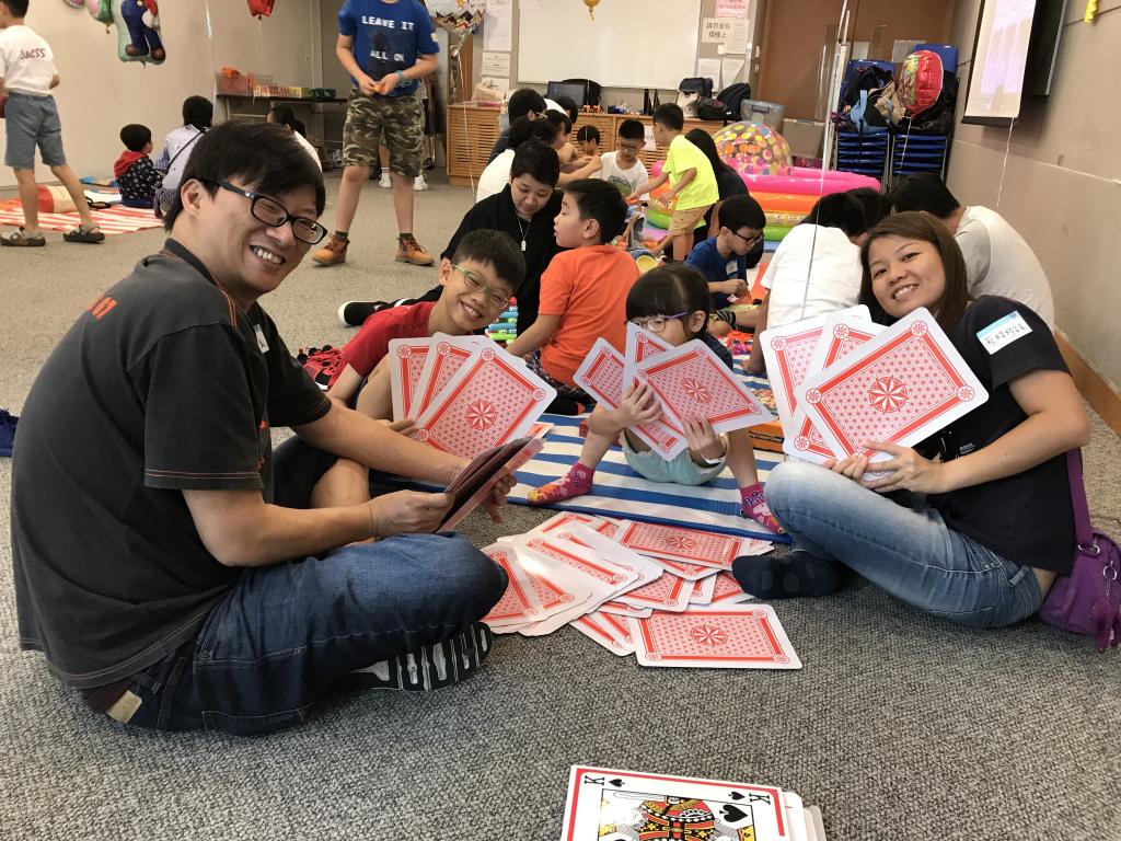 Participants enjoyed wonderful family time with different mini games. 