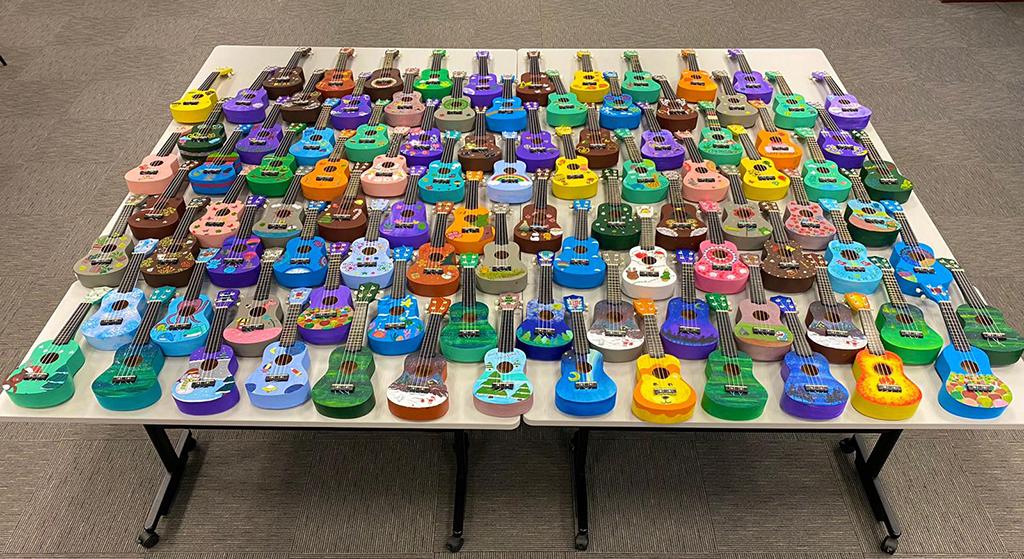 義工製作100把Ukulele送給基層兒童