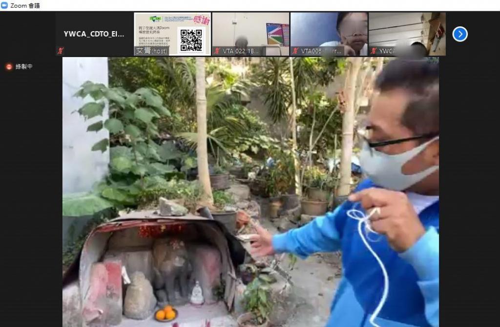 本會同工向參加者介紹區內不同景點，講解其歷史故事。
