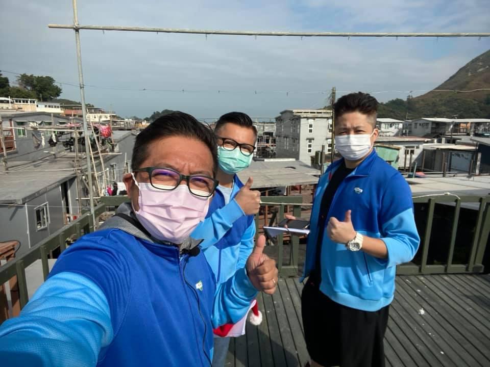 本會同工及導賞員藉着探訪棚屋居民，向參加者講解棚屋的歷史、結構和居民生活實況。
