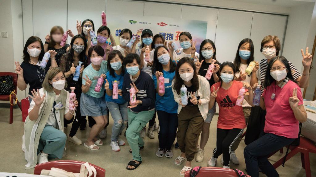 Decoupage art workshop promoted relationship between single-…