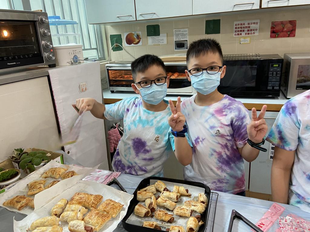 Children baked chocolate croissants and sausage puffs that they learnt from the party food class.