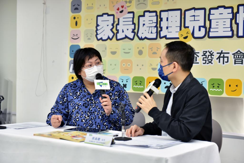 小雪媽媽（化名）表示，數年前曾因女兒懶惰溫習而破口大罵，母女關係極差。