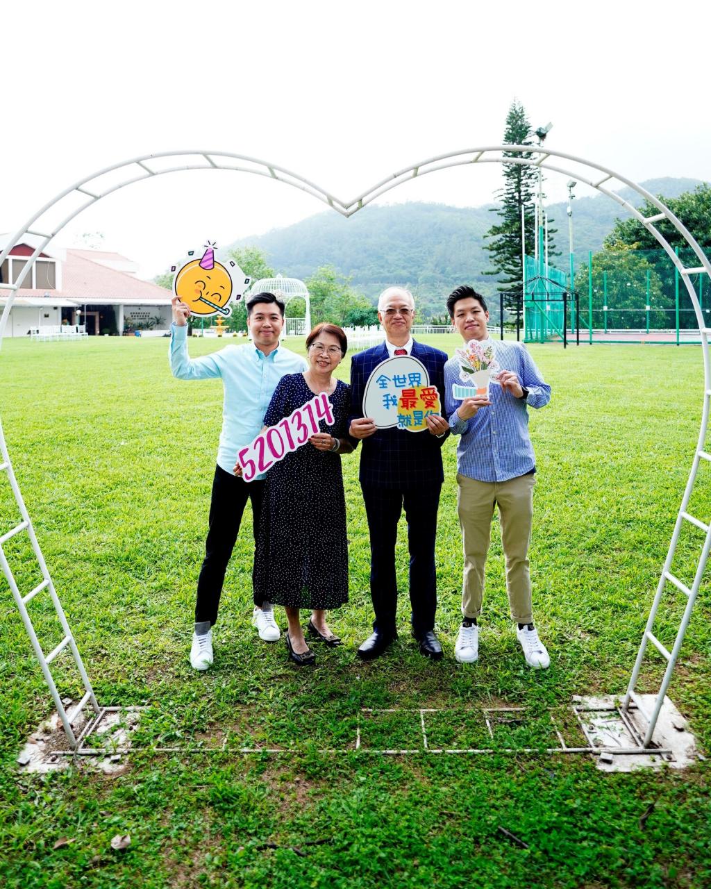 「姻圓喜宴」畢業禮賀退休夫婦重塑婚姻意義
