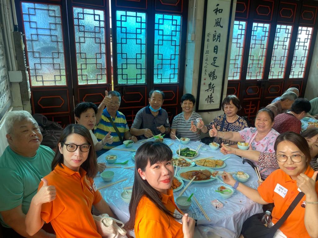 Volunteers and elderly enjoyed a delicious veggie lunch