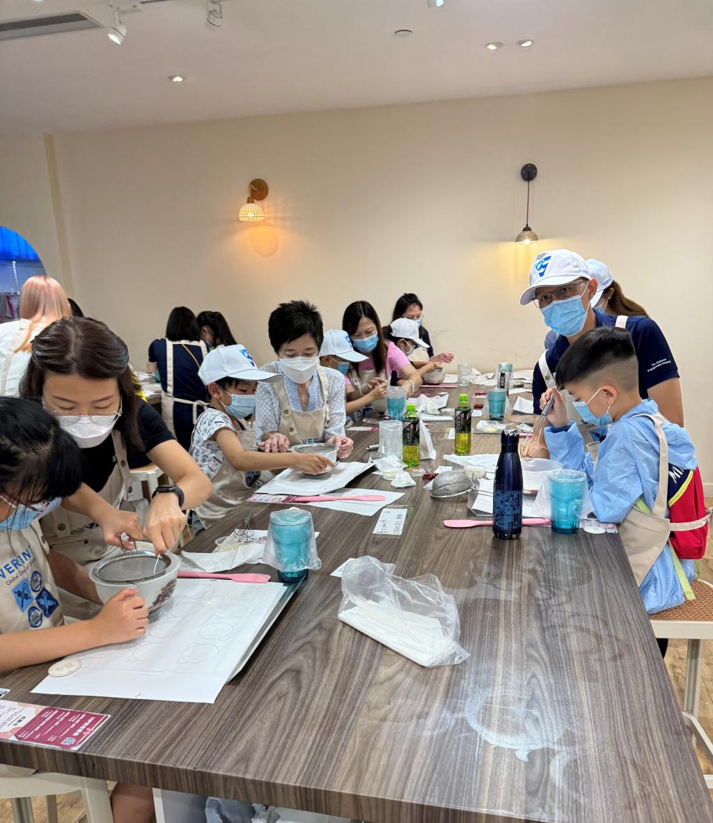 Participants worked together to make chocolate cakes