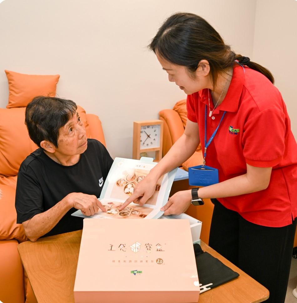 Elderly tried out the 5-Sense Box in Carer Space.