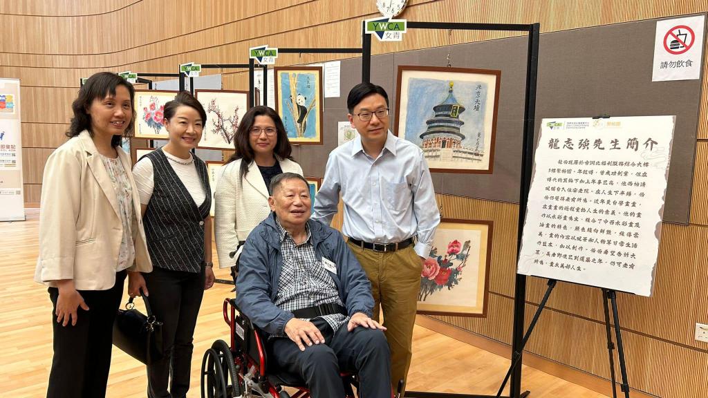 Old Uncle Lung’s paintings exhibition displays work that demonstrated a combination of Chinese and Western watercolours and oil paintings.