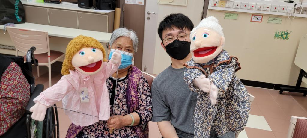 “Muppet Show - Healing with Pleasure” promoted active ageing and encouraged elderly to develop their potential and skillset with muppets.