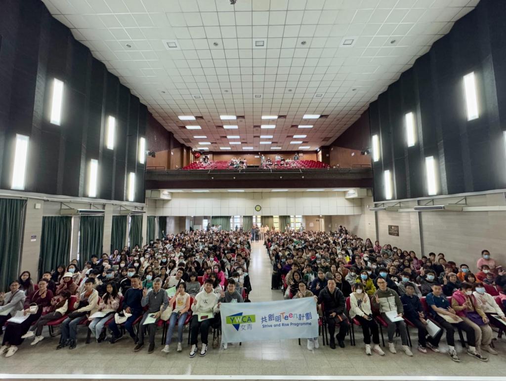 YWCA organised an opening ceremony to welcome 800 students who look forward to new challenges. 