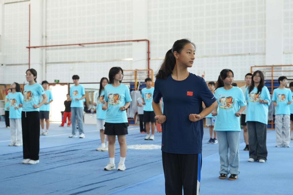 學員到訪四川香港馬會奧林匹克運動學校，體驗運動的暢快淋漓，並與該校學生進行交流學習。