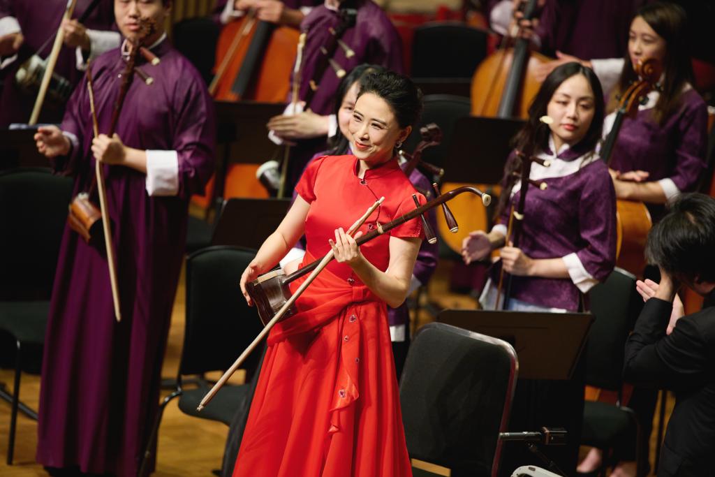 We were honoured to have Professor Yang Xue, an erhu player from the Central Conservatory of Music, to join us in the concert.