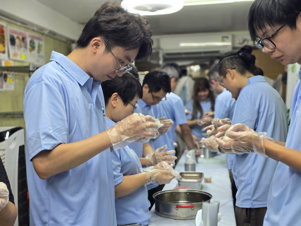 Learning how to make the famous Hakka tea cakes and glutinous rice balls from Tai O residents was fun.