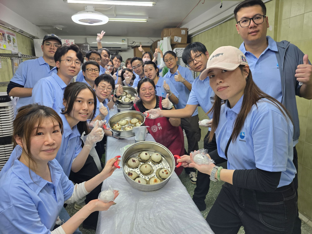 The volunteers brought tea cakes and other signature Tai O snacks back home to share with their families.