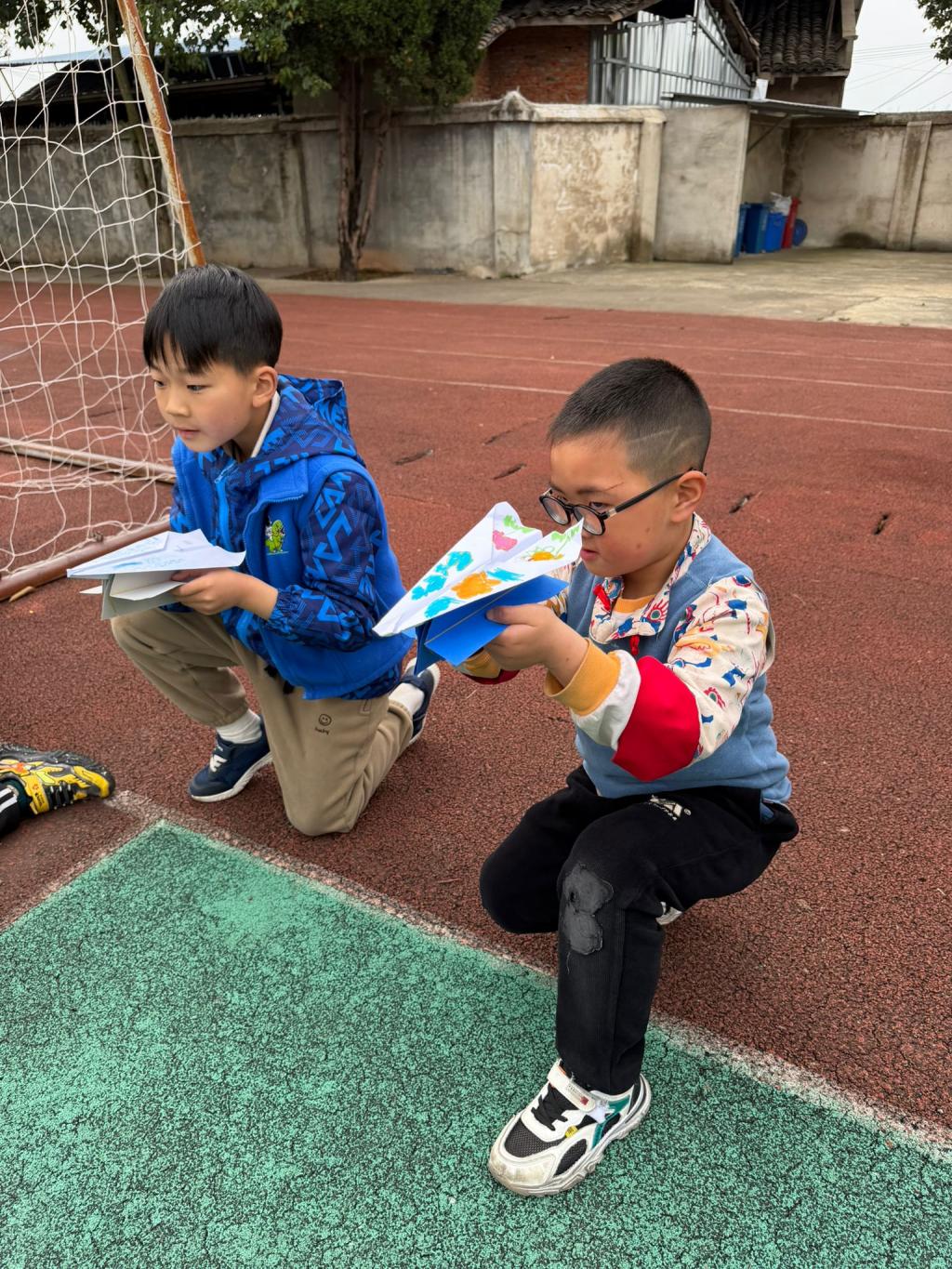 The students conducted a paper airplane challenge using STEM knowledge, which served as a test of both creativity and teamwork.