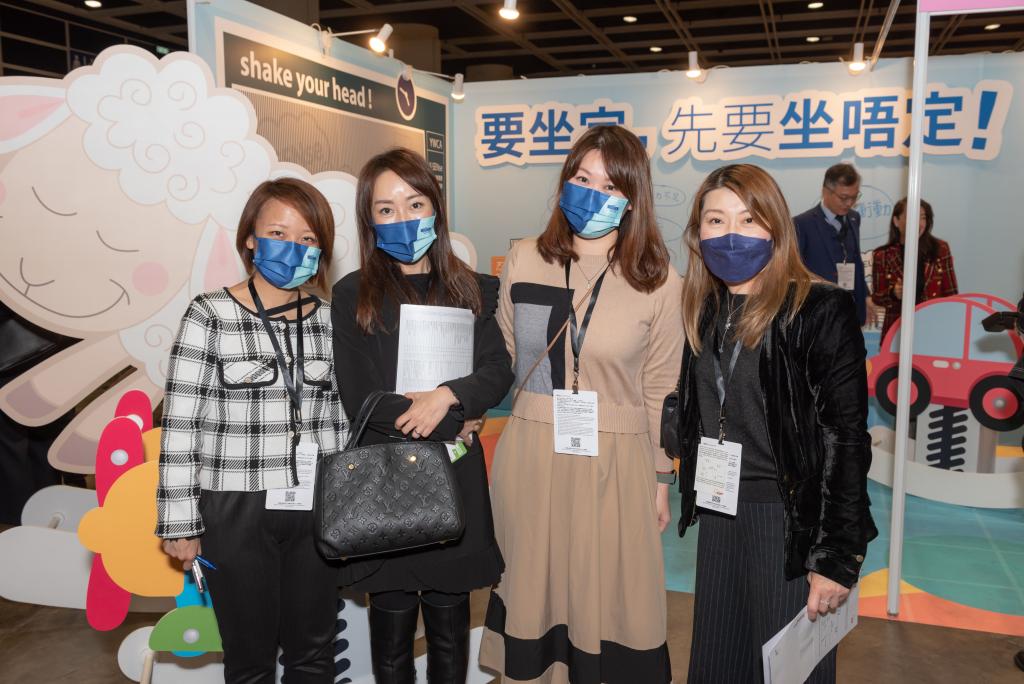 領盛國際有限公司由女青提名、獲10年Plus「商界展關懷」標誌
